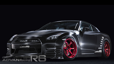 R35 GT-R tuned by HKS<br>RACING CANDY RED